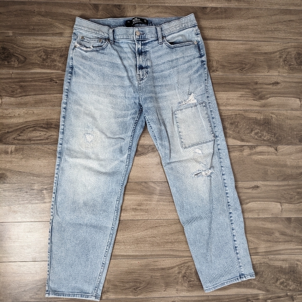 Hollister Crop Relaxed Taper Jeans Size 34x32 Distressed